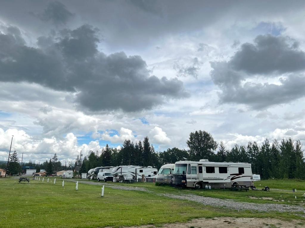 Airport Inn Quesnel Εξωτερικό φωτογραφία