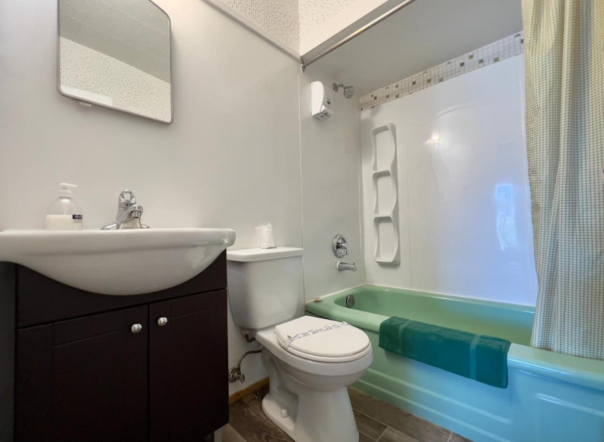 Airport Inn Quesnel Εξωτερικό φωτογραφία