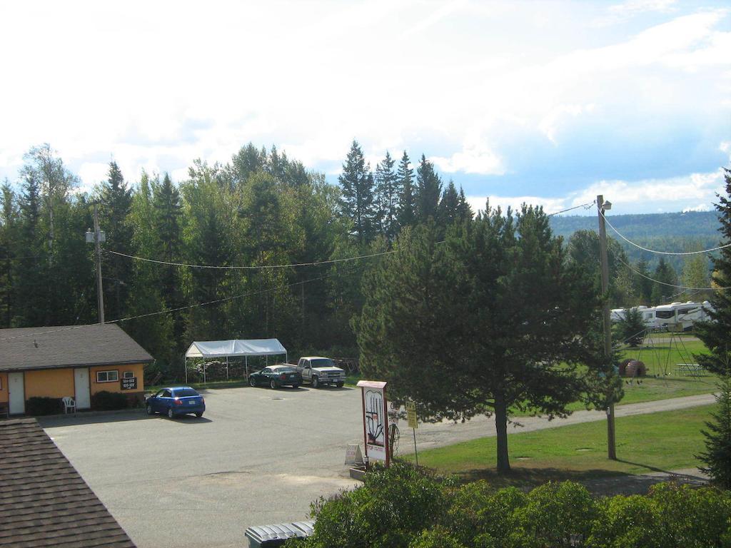 Airport Inn Quesnel Εξωτερικό φωτογραφία